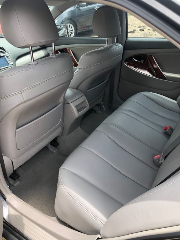 Thumbnail 3 of 2011 Toyota Camry le
